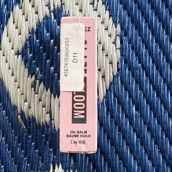 NWT Hydrating Glaze Lip Balm Tinted Lip Balm Smooth Moisturizing Shine Pink Drip - Picture 2 of 11